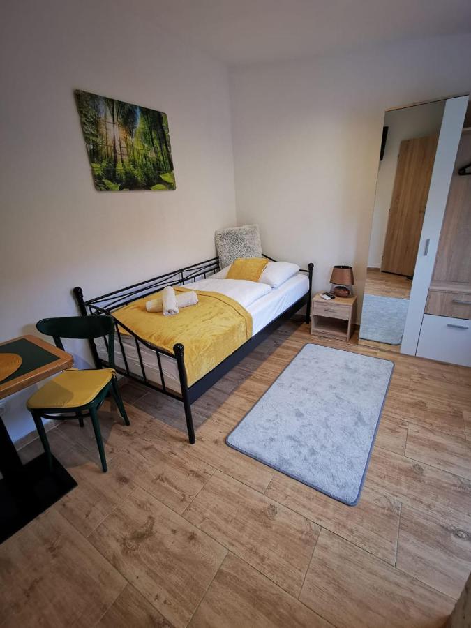 Hotel Palackeho 135 Melnik Bagian luar foto